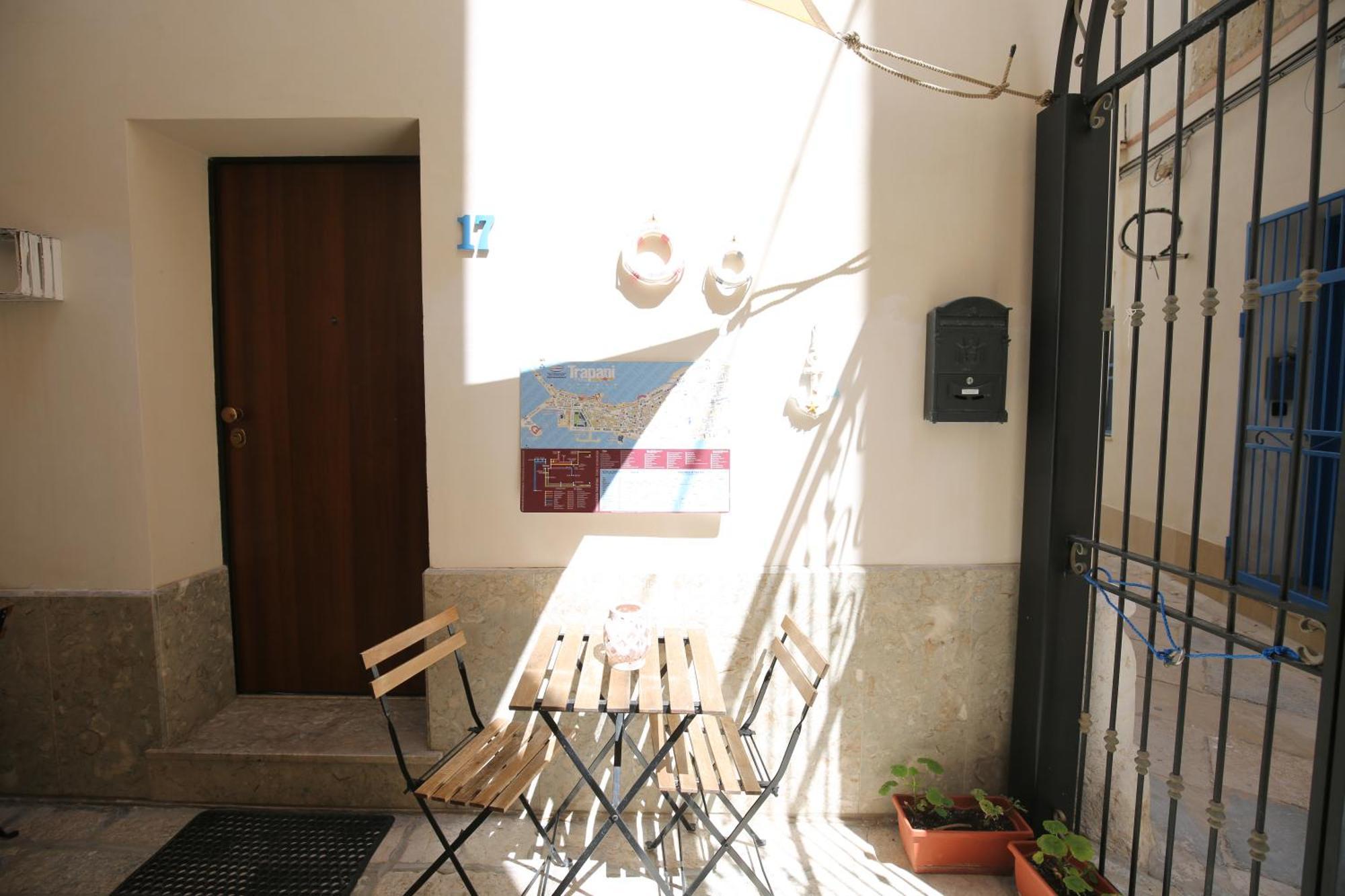 La Corte Dei Naviganti Apartment Trapani Exterior foto